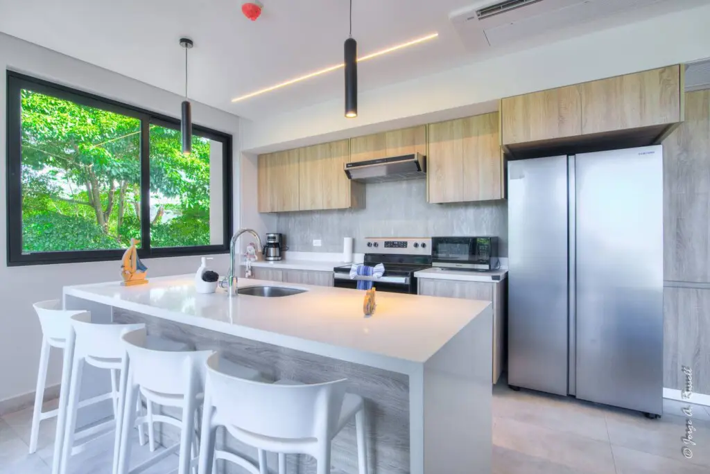 04321b35 349c 4a4e 8d49 82e27a93a0e6