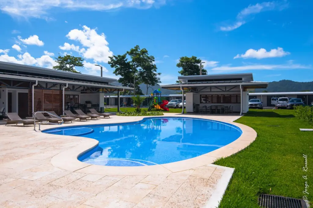 4b4d5b93 0241 4b1f 94a0 60a2b3dcfbda