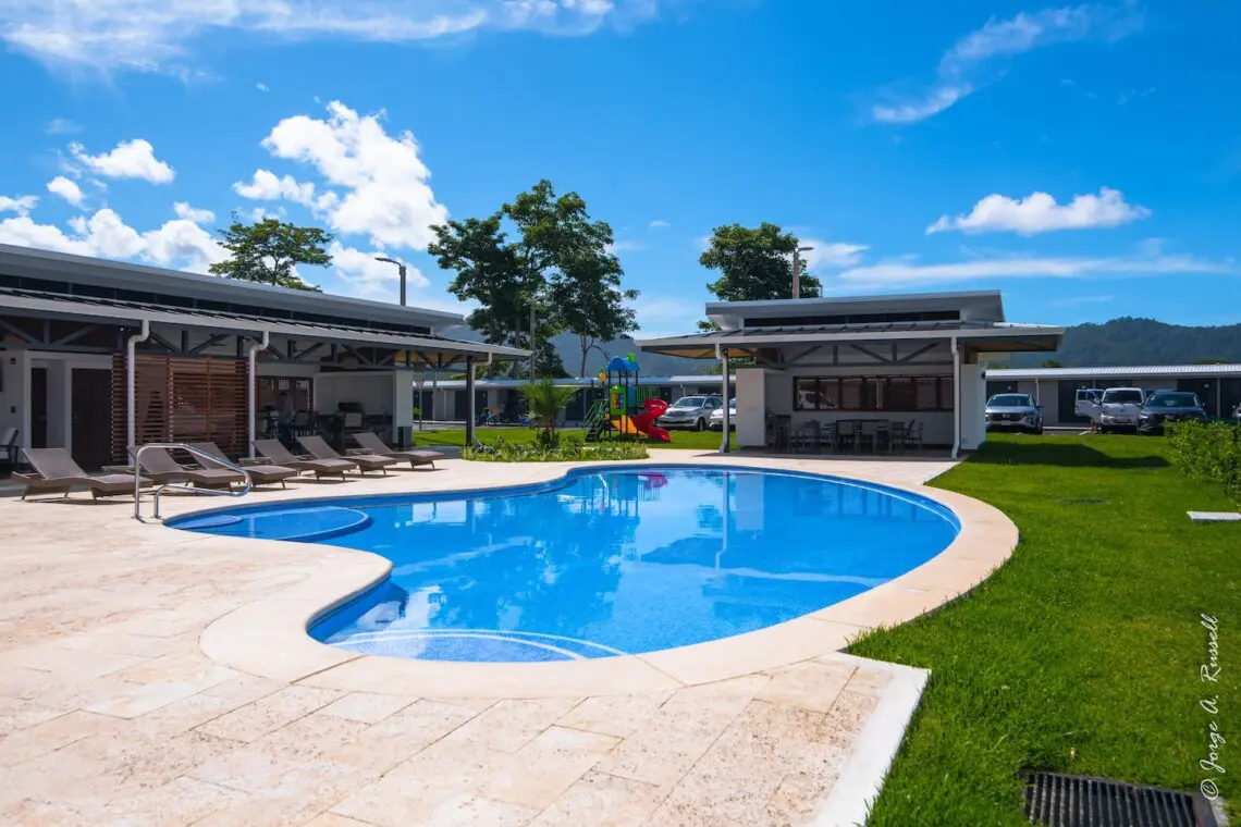 4b4d5b93 0241 4b1f 94a0 60a2b3dcfbda