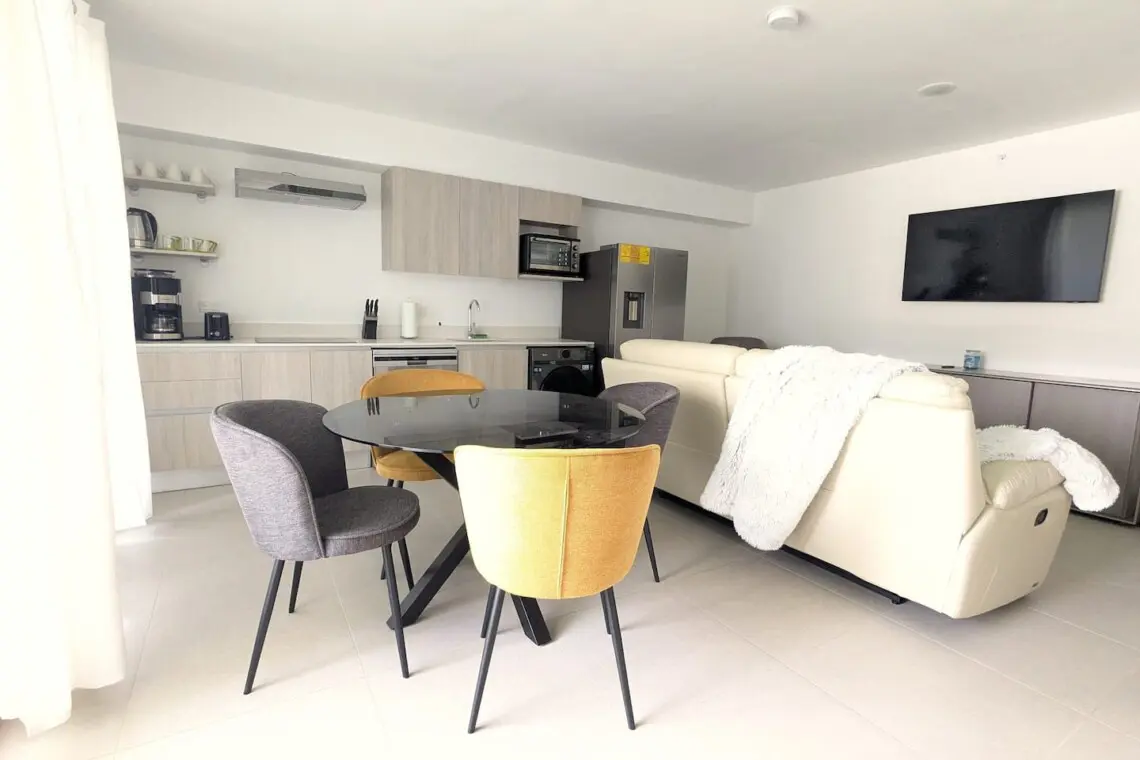 5c4bacb4 420e 420d b308 b9eea8849813