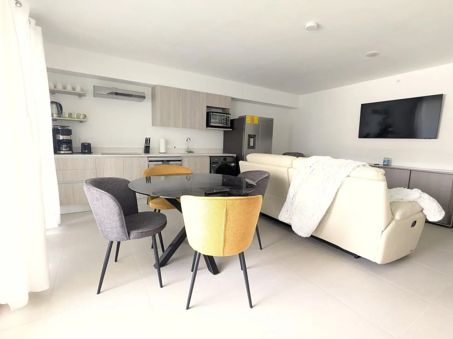 5c4bacb4 420e 420d b308 b9eea8849813