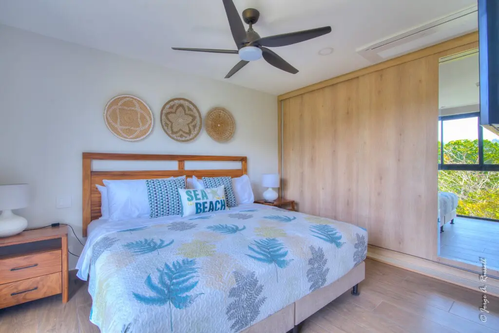 f1c710cf 5212 4311 9509 e090c31a0548