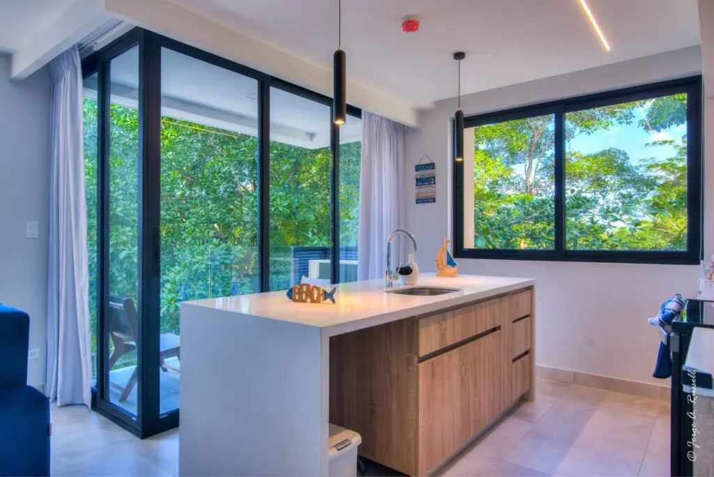 f76bf226 1312 4957 a165 d5f9c063db91